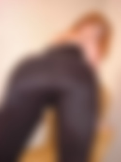 TightClothBigButts2/brd/026-11.jpg