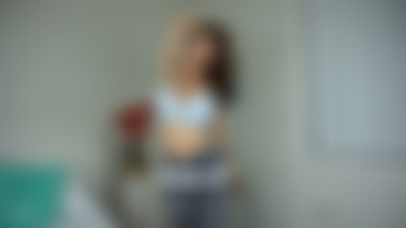 Alexa Pearl/Trying on bras and lactating for you.mp4