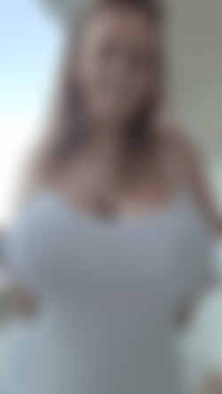 [Fansly.Com] PolaRainbow - SiteRip/Gifs/670045461549166593.gif