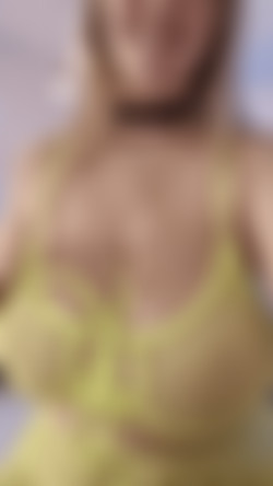 [Fansly.Com] PolaRainbow - SiteRip/Gifs/675451957573328897.gif