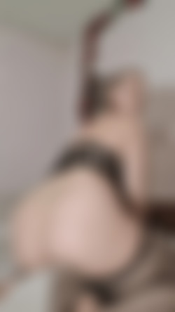 [Fansly.Com] PolaRainbow - SiteRip/Gifs/676428990944124929.gif